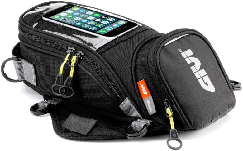 タンクバッグ の細かいポケットは便利で機能的