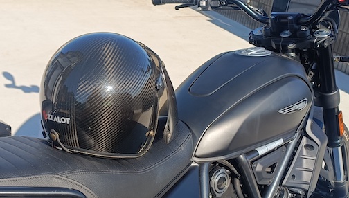 FRYBOY2はクラシック系バイクに似合う