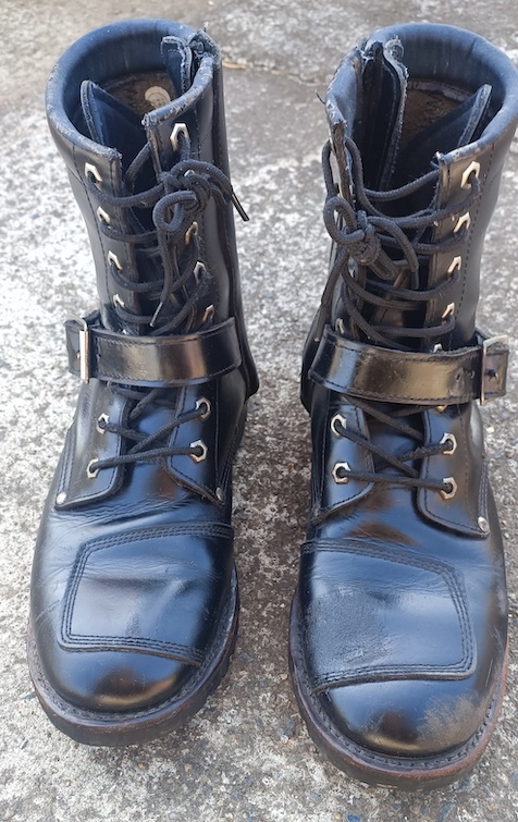 カフェレーサーファッションおすすめブーツ