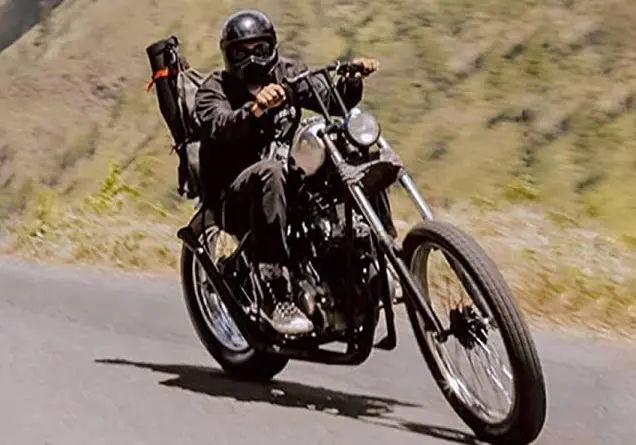 アメリカンバイクに似合うかっこいいフルフェイス 女子にも