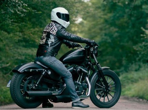 アメリカンバイクに似合うヘルメット　シンプソン