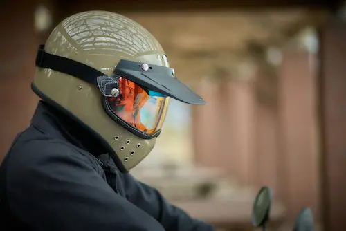 CL250 に似合うヘルメット 人気のスクランブラーにはクラシカル