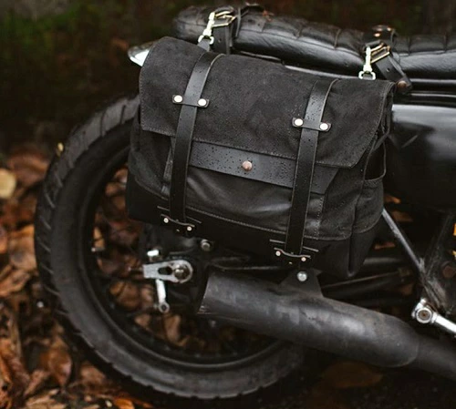 トライアンフの装備　バッグ
