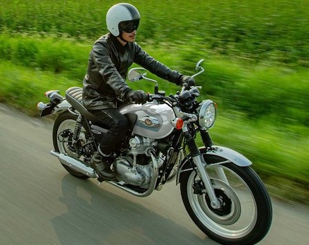W800・メグロK3に似合う夏の服装とは?
