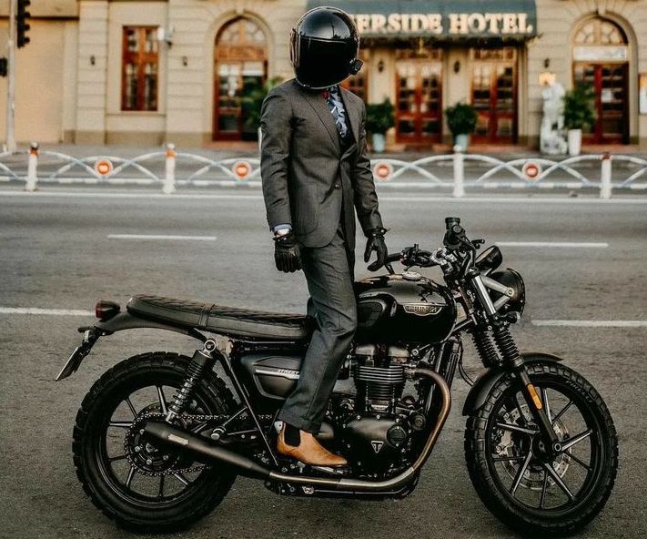 トライアンフボンネビルに似合う服装とは？