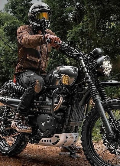 トライアンフに似合うファッションコーデ