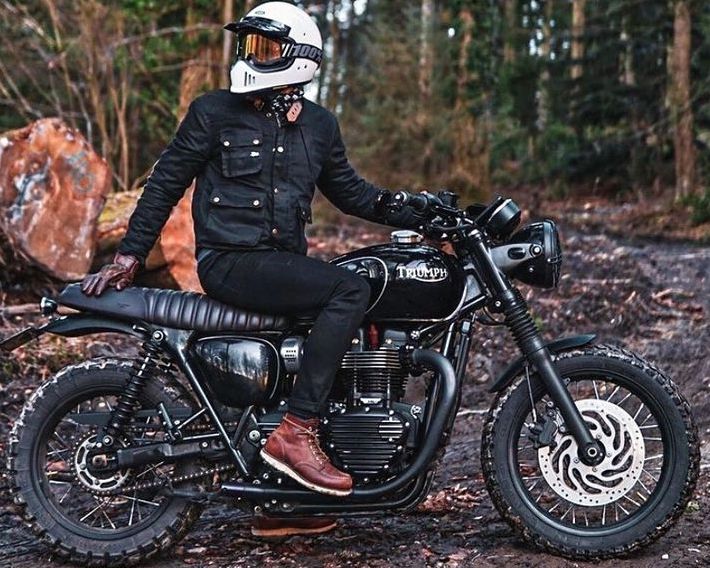 トライアンフのファッションコーデ