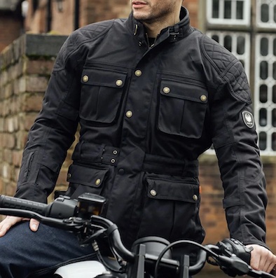 トライアンフのファッションコーデ