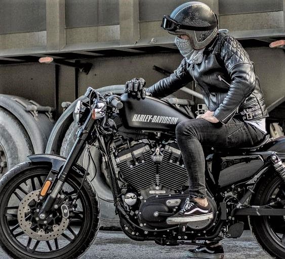 スポーツスターに似合うかっこいいヘルメット