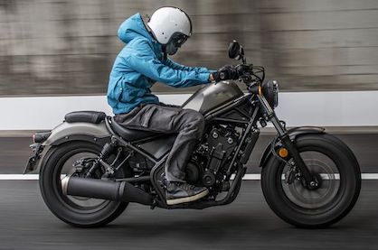 レブルの服装　街乗りコーデ